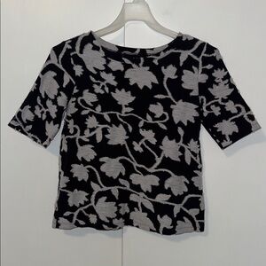 LOFT Short Sleeve Tee Black Knit w Floral Design Women’s M Medium